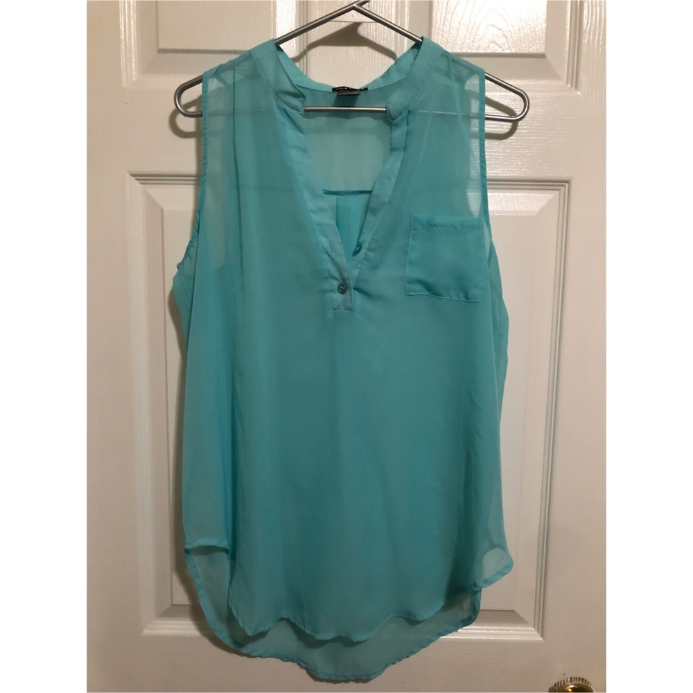 Wet seal sleeveless blouse women’s size L